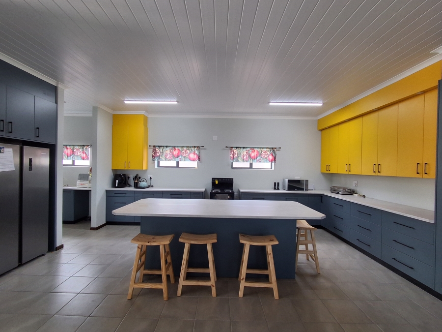 5 Bedroom Property for Sale in Stilbaai Oos Western Cape